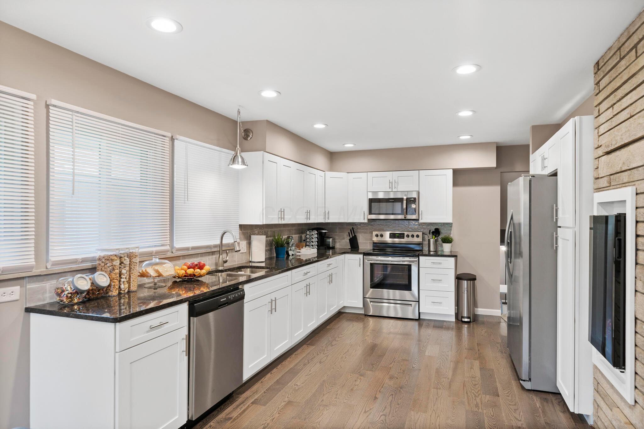 277 South James Road Columbus, OH 43213 - Photo 15 of 36 DSC01512