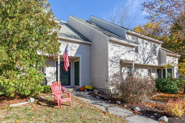 $307,500 | 129 Fisherville Road, Unit 4, Concord, NH 03303