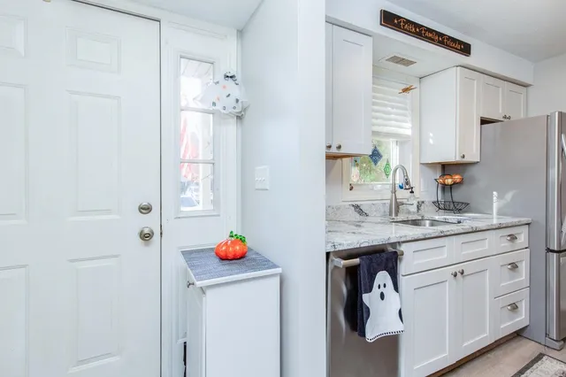 $307,500 | 129 Fisherville Road, Unit 4, Concord, NH 03303