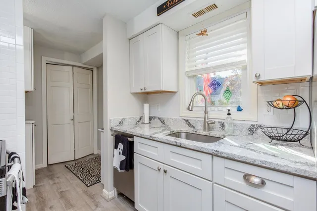 $307,500 | 129 Fisherville Road, Unit 4, Concord, NH 03303