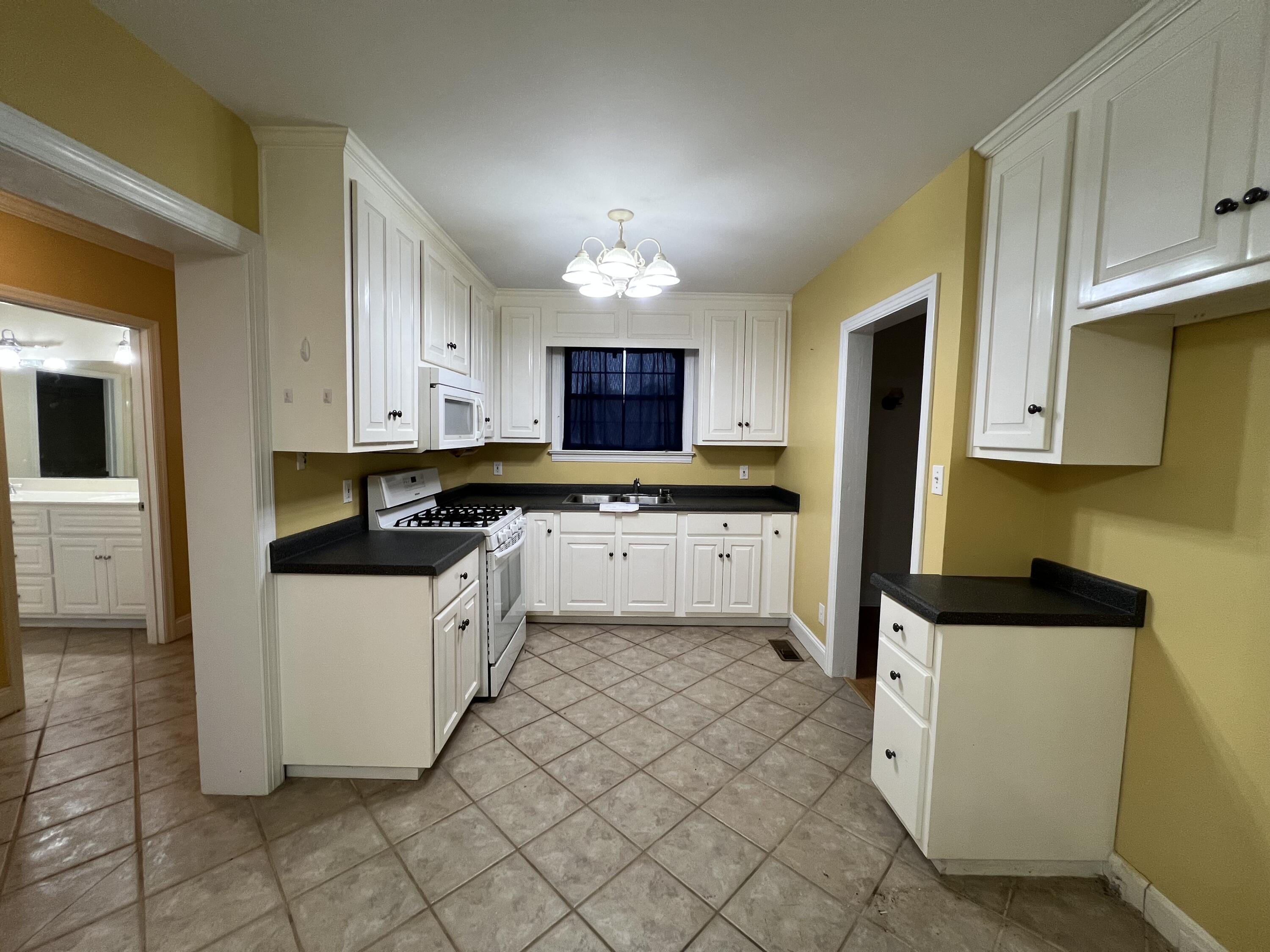 124 Tignall Road Washington, GA 30673 - Photo 6 of 32 IMG_9753