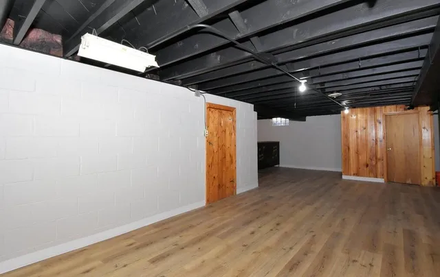 $353,900 | 10708 West York Place, Wauwatosa, WI 53222