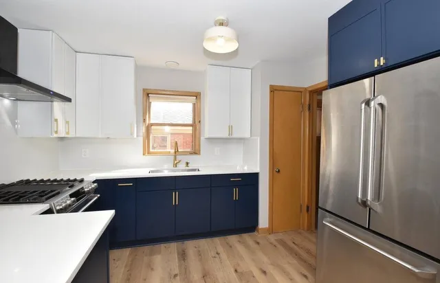 $353,900 | 10708 West York Place, Wauwatosa, WI 53222