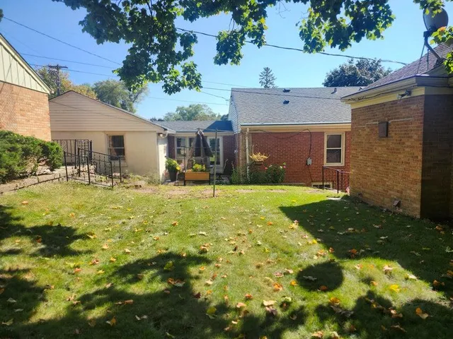 $353,900 | 10708 West York Place, Wauwatosa, WI 53222