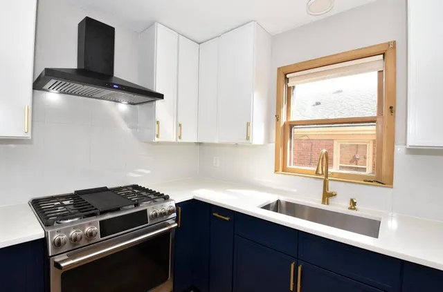 $353,900 | 10708 West York Place, Wauwatosa, WI 53222