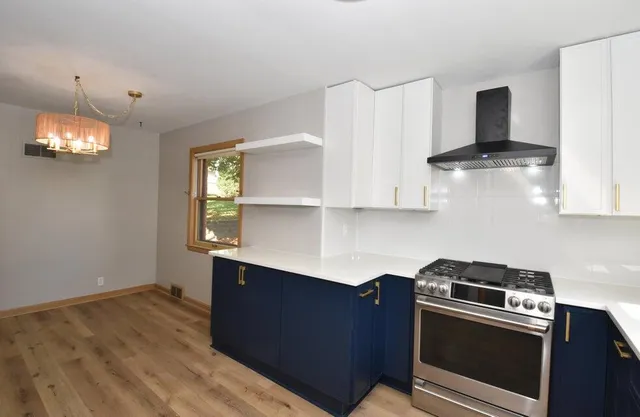 $353,900 | 10708 West York Place, Wauwatosa, WI 53222