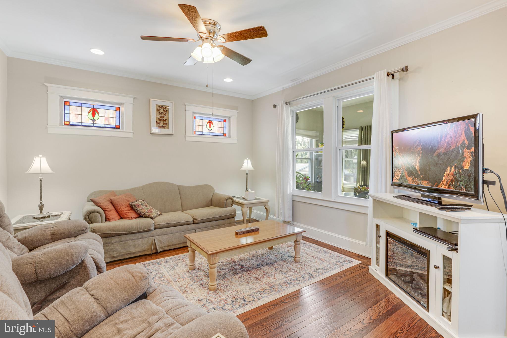 523 Elmwood Road Baltimore, MD 21206 - Photo 13 of 48 Living Room