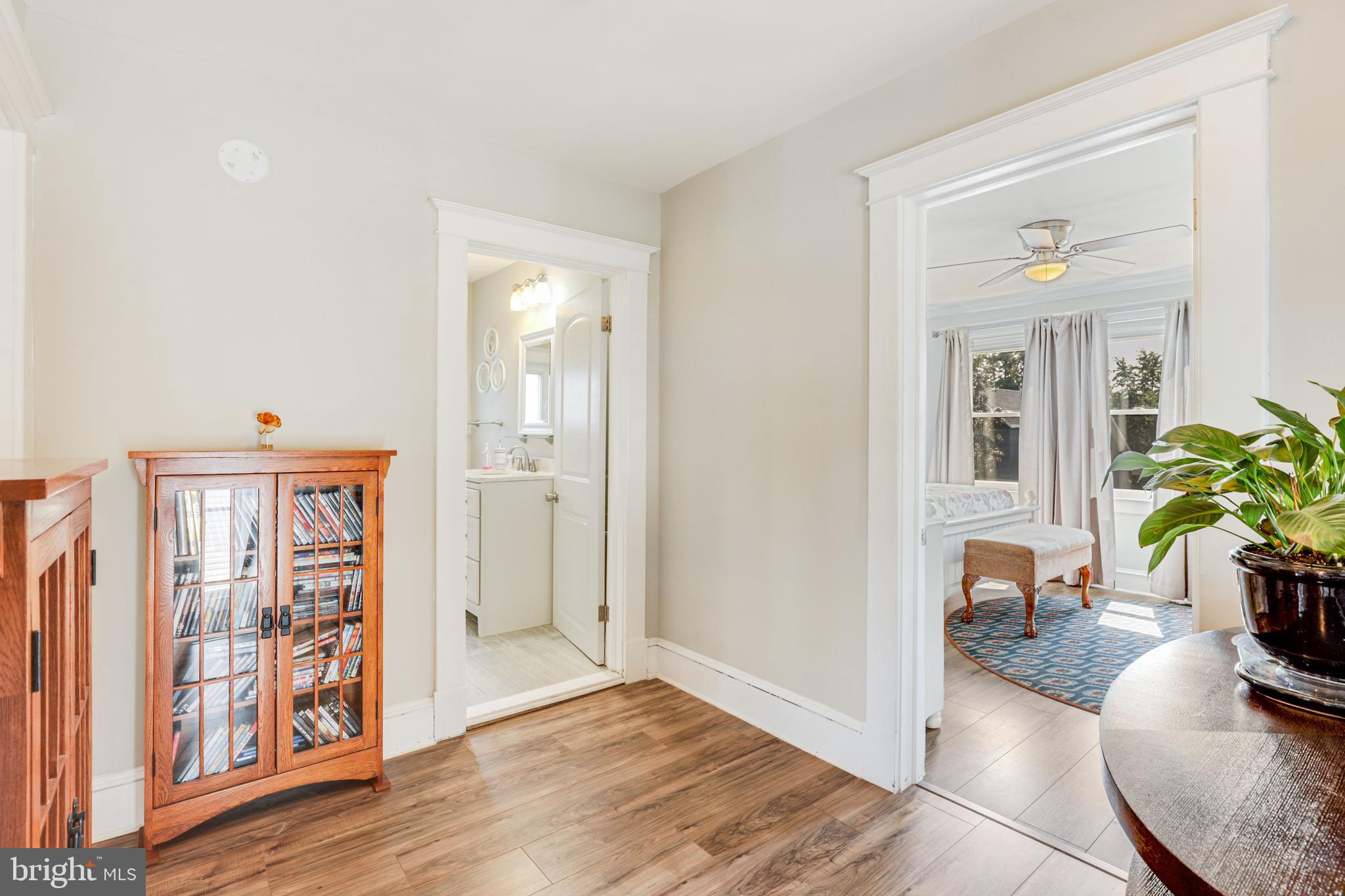 523 Elmwood Road Baltimore, MD 21206 - Photo 27 of 48 2nd floor foyer space