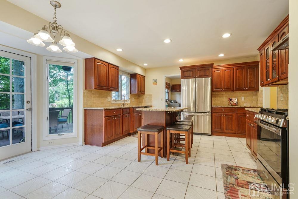 25 Dundee Road Kendall Park, NJ 08824 - Photo 14 of 37 Gallery Image 14