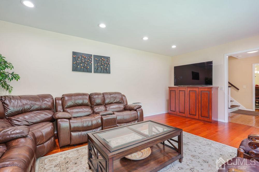 25 Dundee Road Kendall Park, NJ 08824 - Photo 8 of 37 Gallery Image 8
