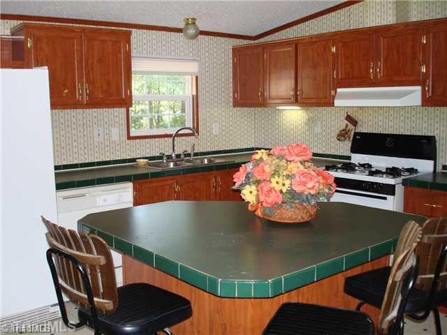 335 Walt Wilson Road Mocksville, NC 27028 - Photo 6 of 14 Kitchen.