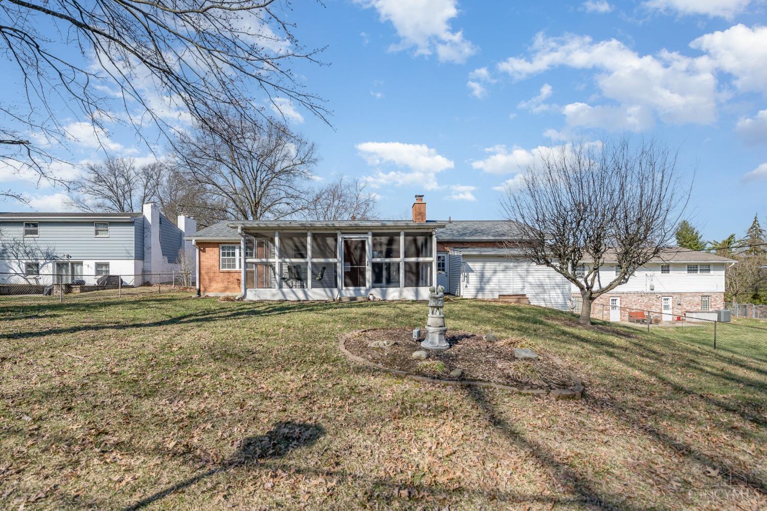 854 Asbury Road Cincinnati, OH 45255 - Photo 3 of 24 Gallery Image 3