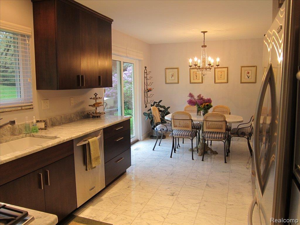 2412 Worcester Road West Bloomfield, MI 48323 - Photo 2 of 23 HOUSE PHOTOS 010