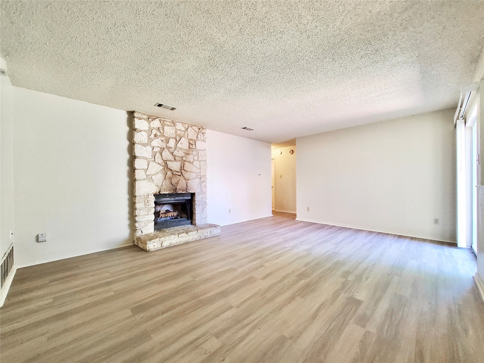 2827 Wilcrest Drive Austin, TX 78748 - Photo 3 of 12