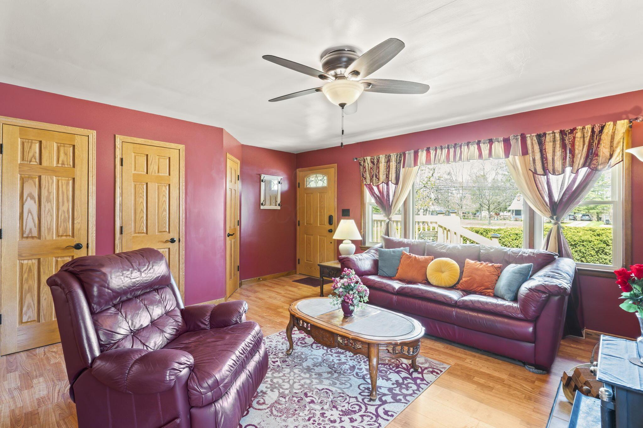 507 Agler Road Columbus, OH 43230 - Photo 10 of 74 Living Room