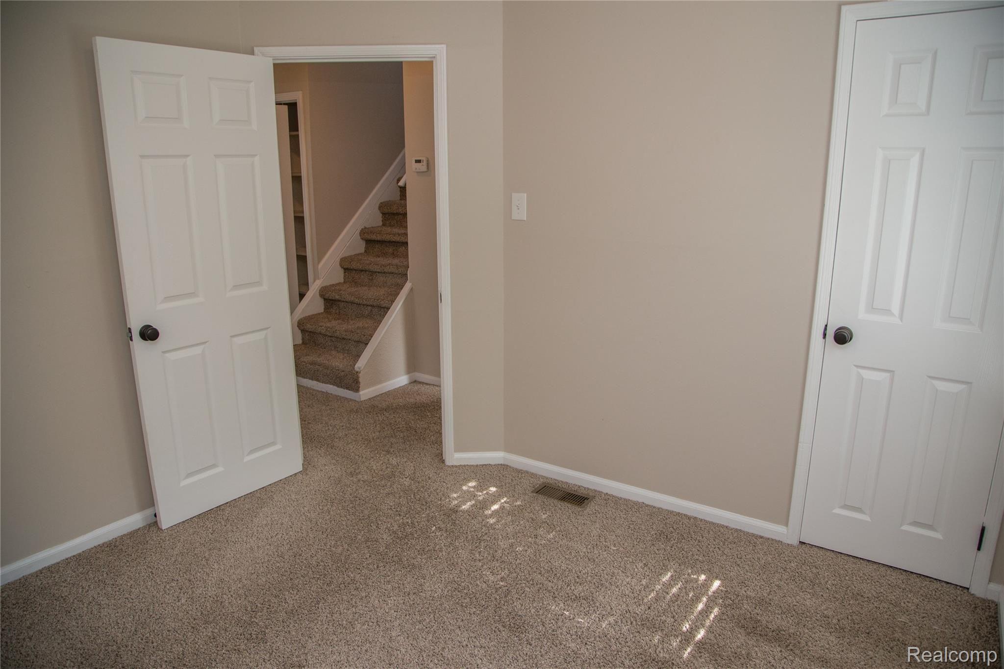 3710 Kent Road Royal Oak, MI 48073 - Photo 20 of 27 IMG_0504.jpg