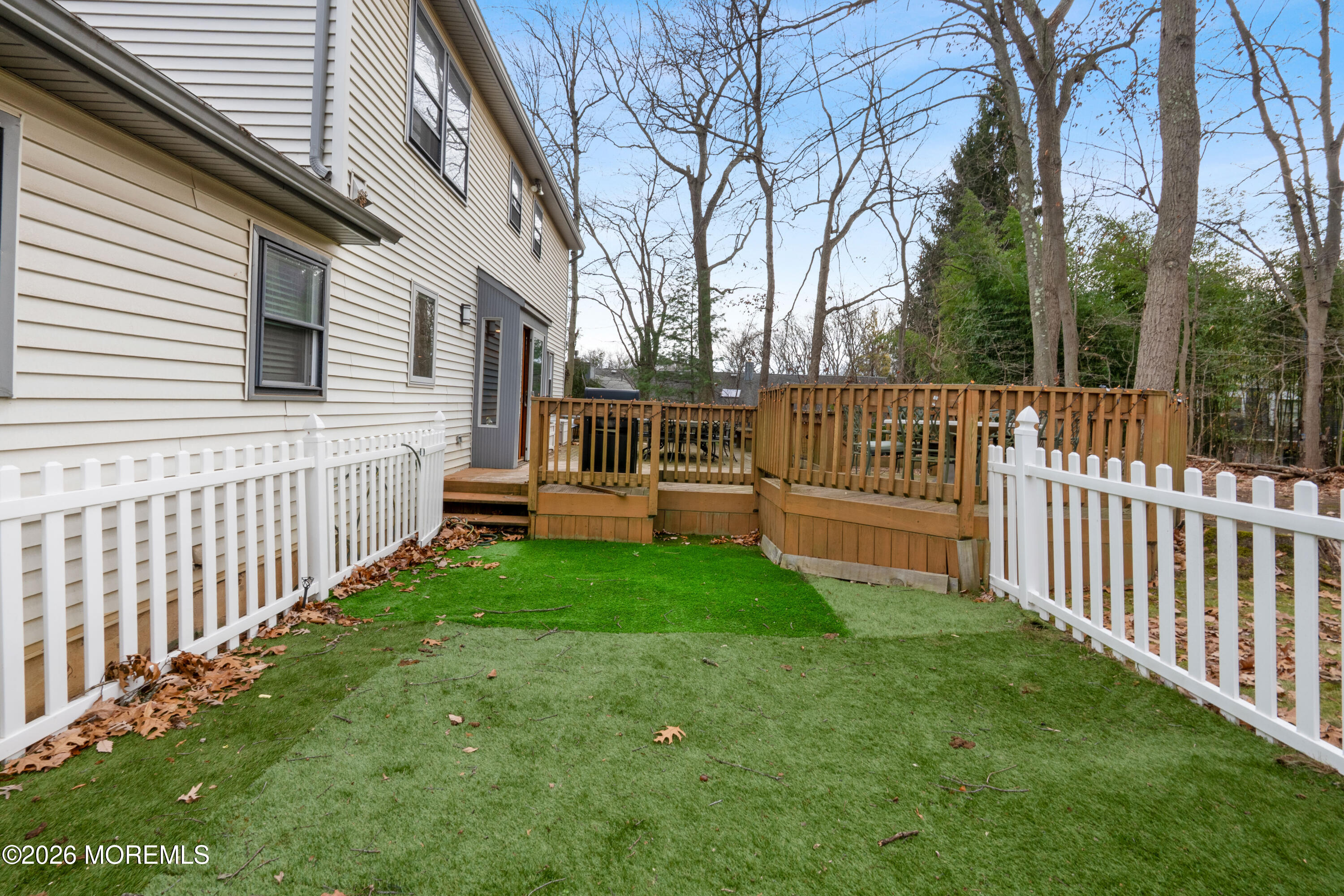 25 Cherokee Road East Brunswick, NJ 08816 - Photo 17 of 34 25 Cherokee dog enclosure