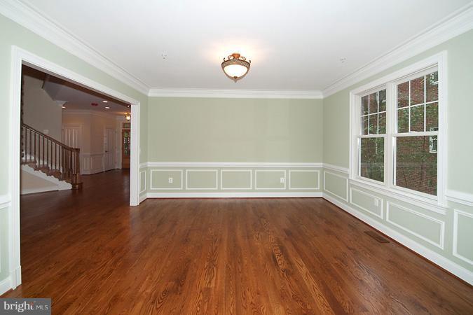 5907 Kingswood Road Bethesda, MD 20814 - Photo 1 of 19 Living Room