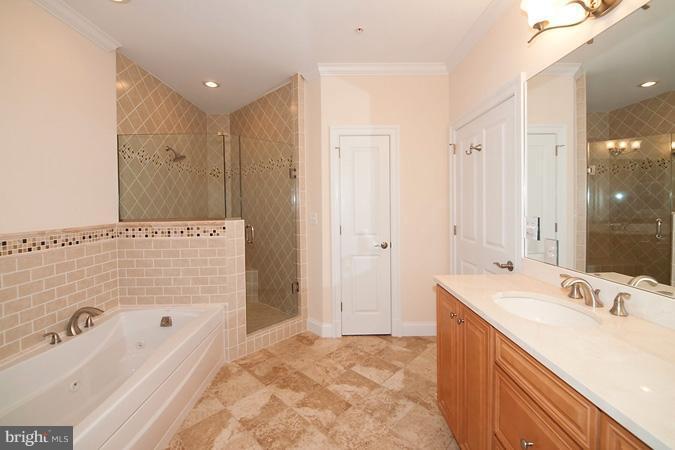 5907 Kingswood Road Bethesda, MD 20814 - Photo 17 of 19 Bath (Master)