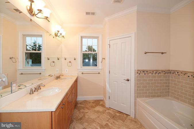 5907 Kingswood Road Bethesda, MD 20814 - Photo 9 of 19 Bath (Master)