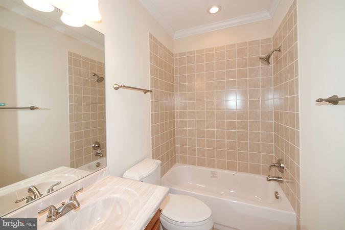 5907 Kingswood Road Bethesda, MD 20814 - Photo 10 of 19 Bath