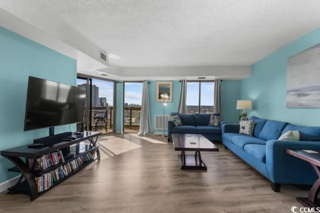 $274,900 | 400 20th Avenue North, Unit 906, Myrtle Beach, SC 29577