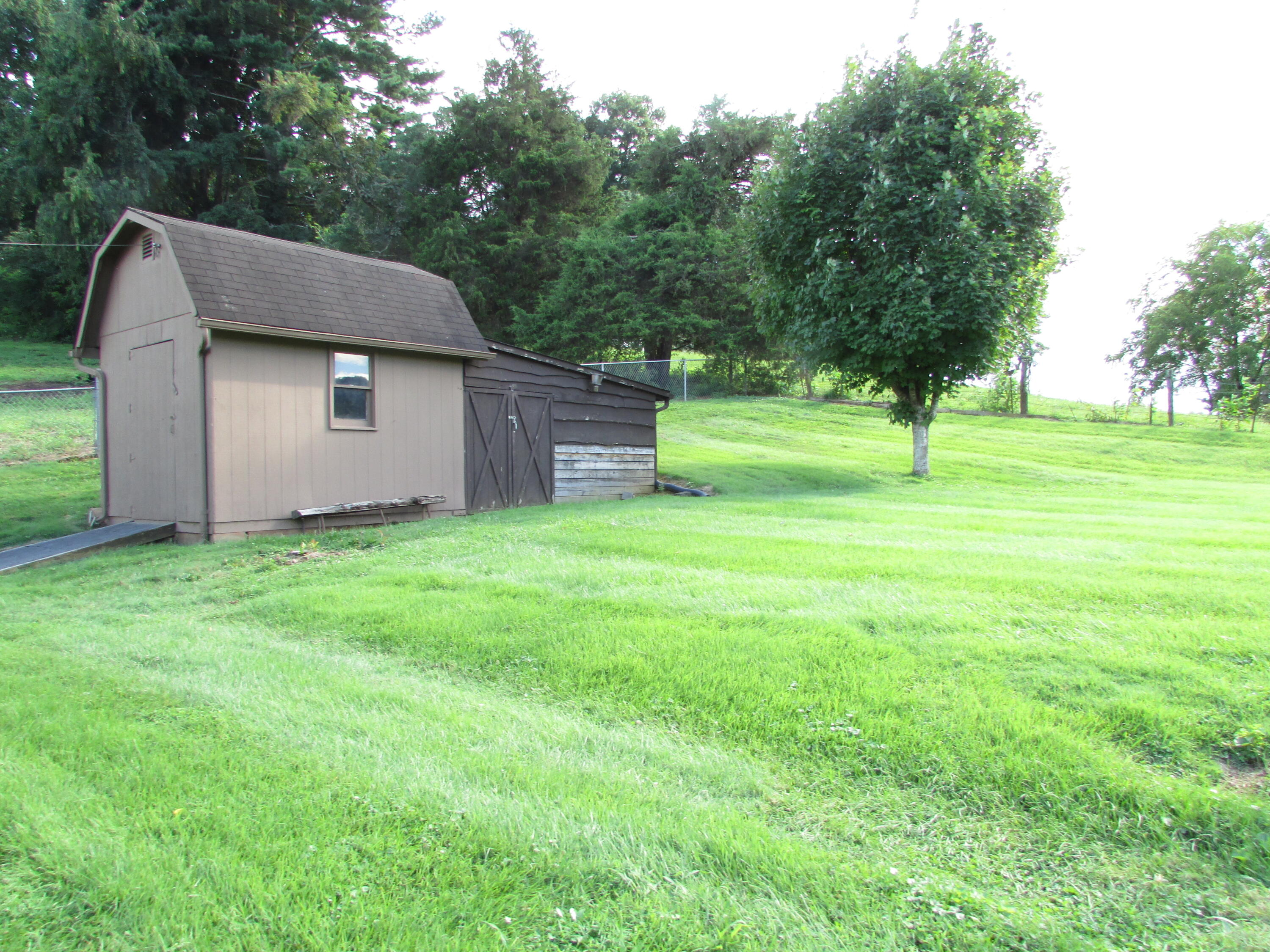 146 Unaka Subdivision Road Elizabethton, TN 37643 - Photo 18 of 43 130 Unaka Subdivision Road, Elizabethton