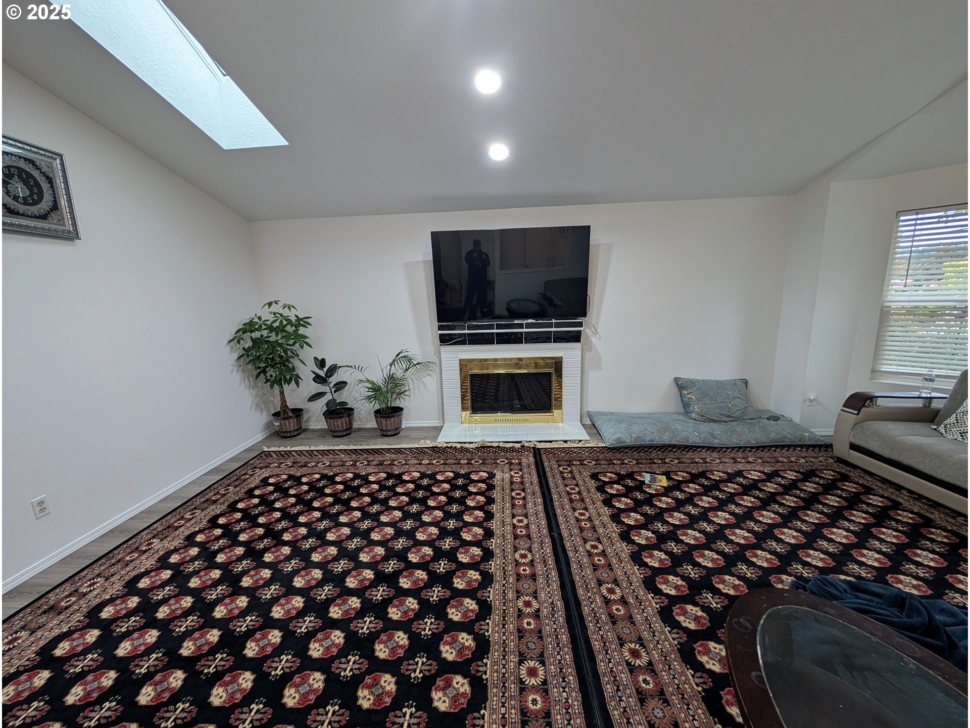 7321 Southwest 52nd Avenue Portland, OR 97219 - Photo 2 of 39