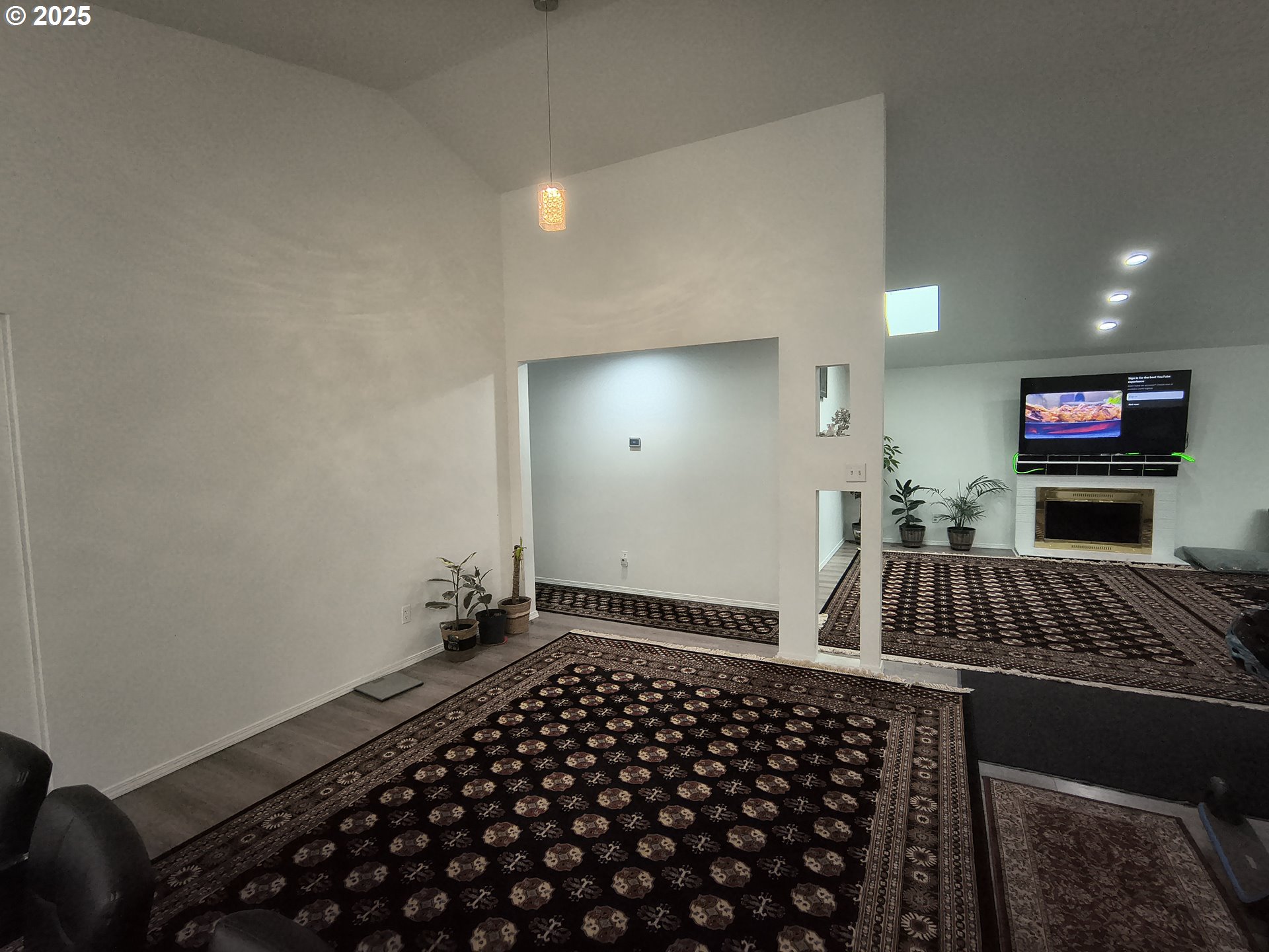 7321 Southwest 52nd Avenue Portland, OR 97219 - Photo 27 of 39