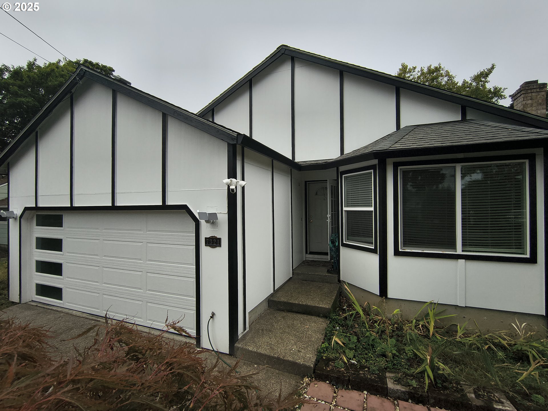 7321 Southwest 52nd Avenue Portland, OR 97219 - Photo 29 of 39