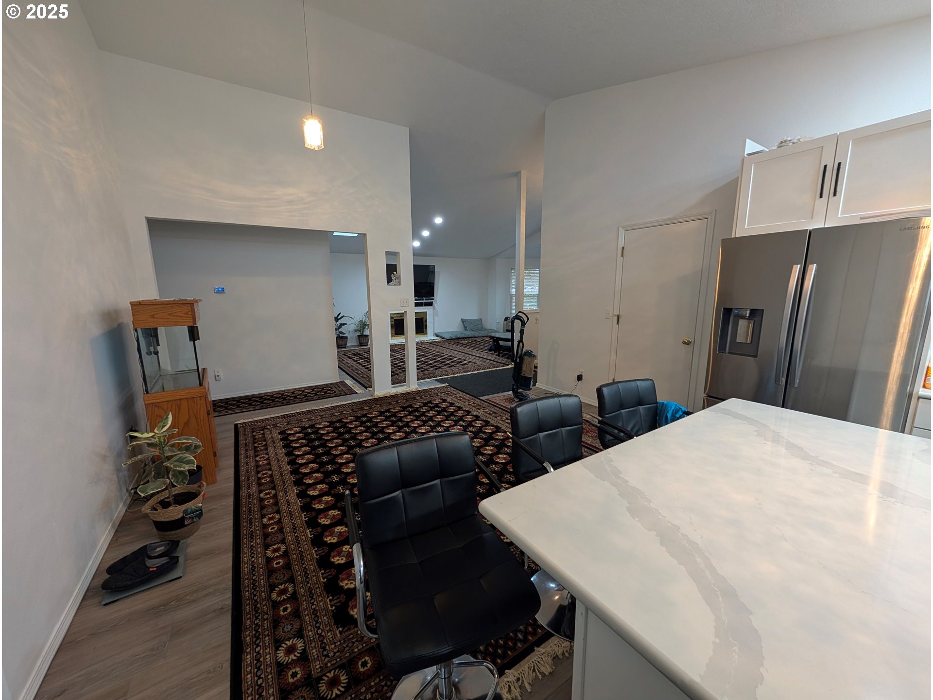 7321 Southwest 52nd Avenue Portland, OR 97219 - Photo 5 of 39