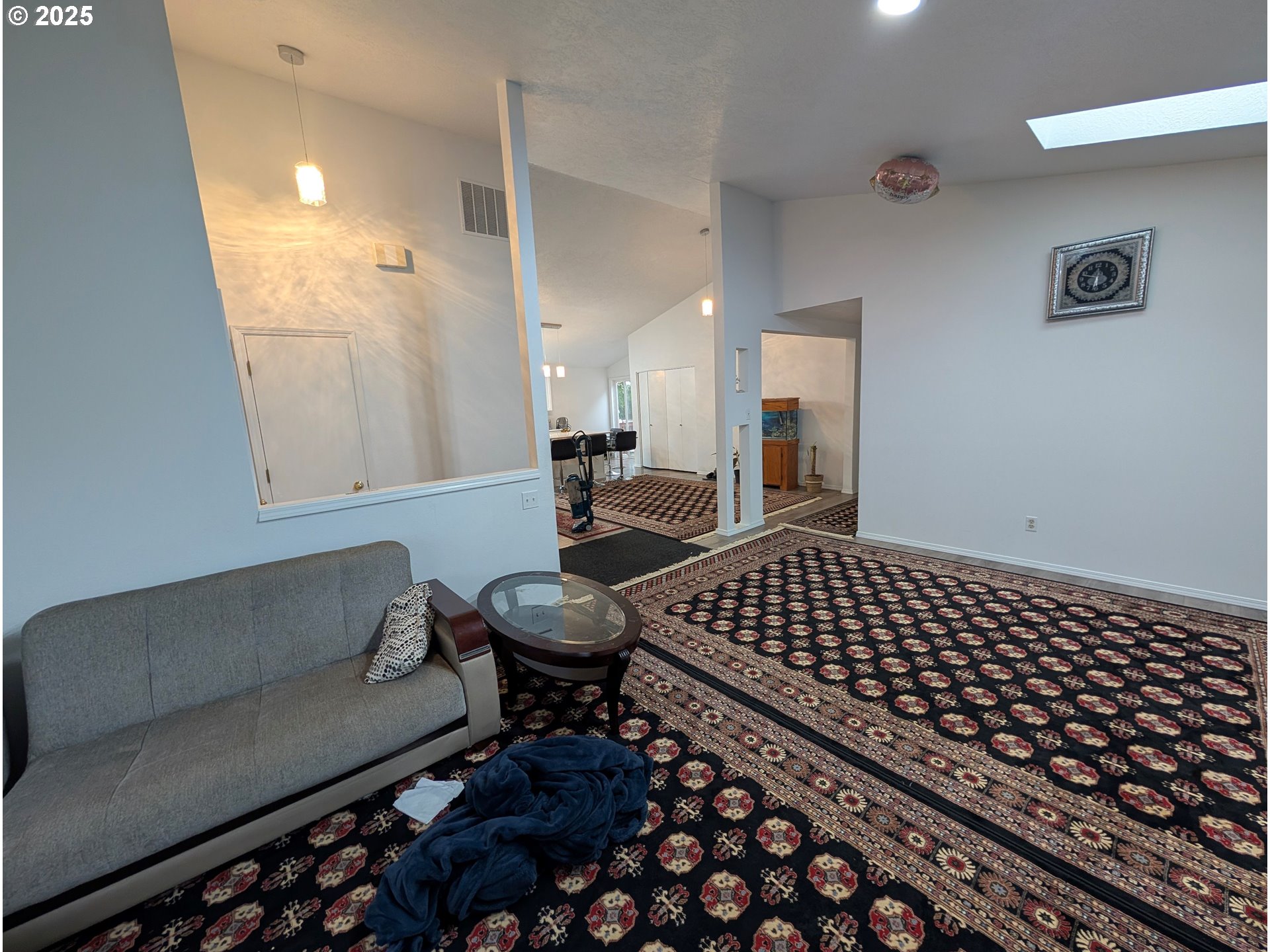 7321 Southwest 52nd Avenue Portland, OR 97219 - Photo 10 of 39