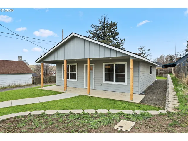 $299,000 | 203 4th, Moro, OR 97039