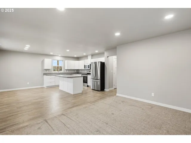 $299,000 | 203 4th, Moro, OR 97039