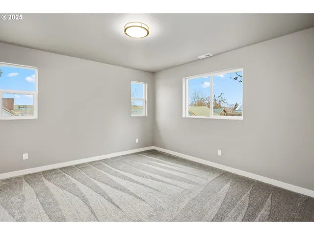 $299,000 | 203 4th, Moro, OR 97039