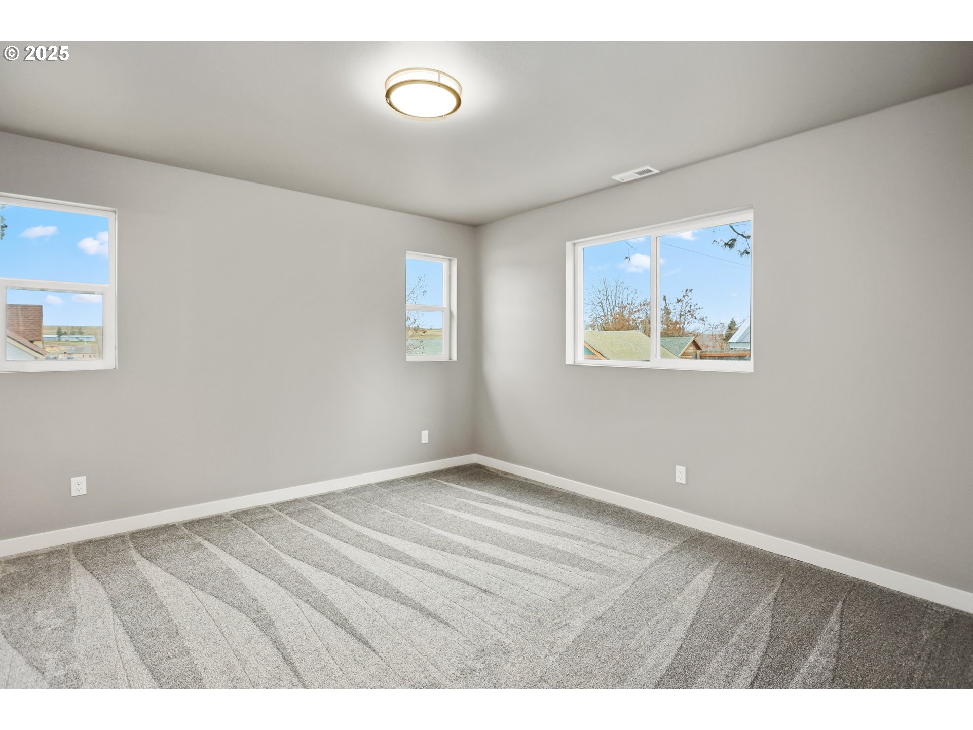 203 4th Moro, OR 97039 - Photo 25 of 37 Gallery Image 25