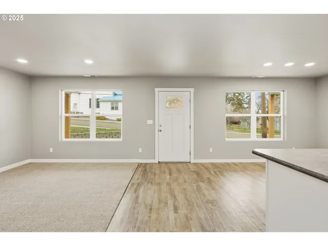 $299,000 | 203 4th, Moro, OR 97039
