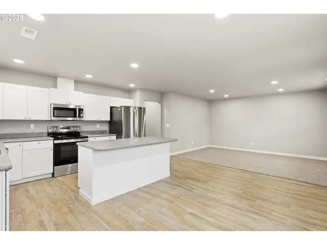 $299,000 | 203 4th, Moro, OR 97039