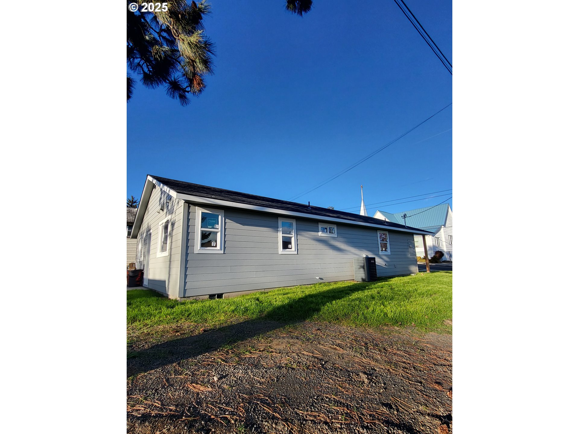 203 4th Moro, OR 97039 - Photo 5 of 11