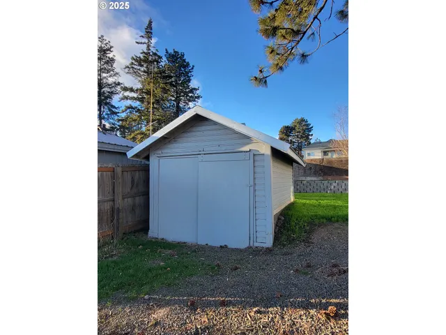 $299,000 | 203 4th, Moro, OR 97039