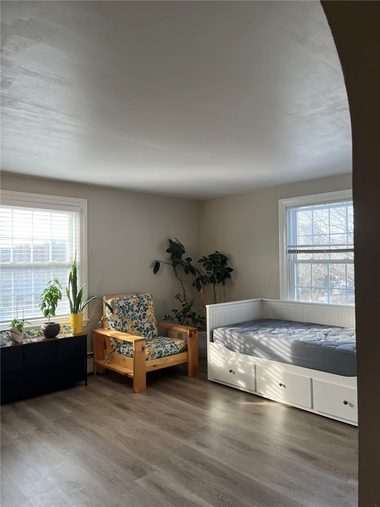 556 Metacom Avenue Bristol, RI 02809 - Photo 5 of 18