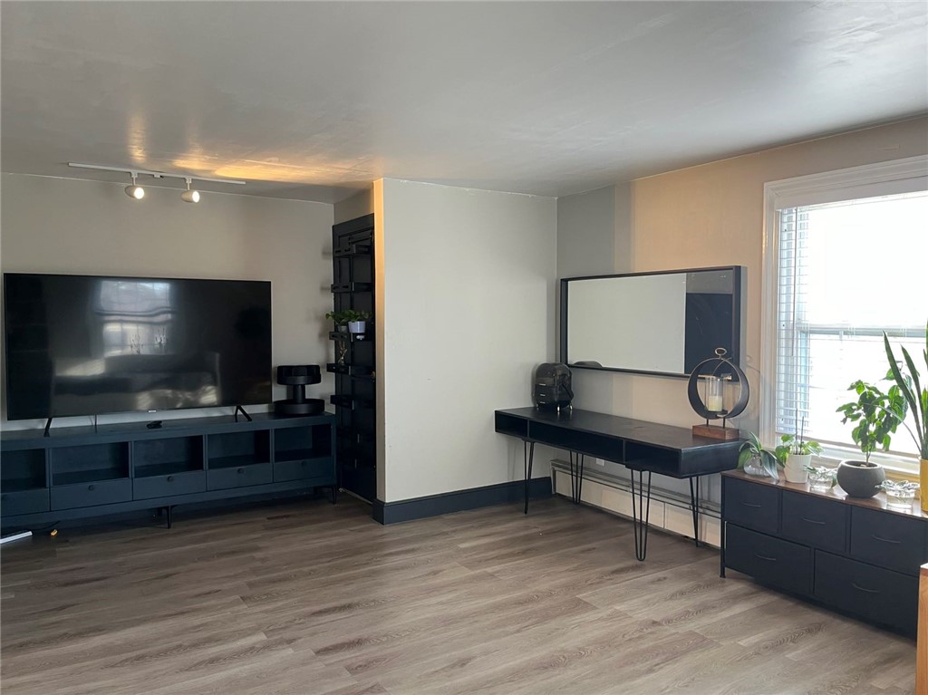 556 Metacom Avenue Bristol, RI 02809 - Photo 6 of 18