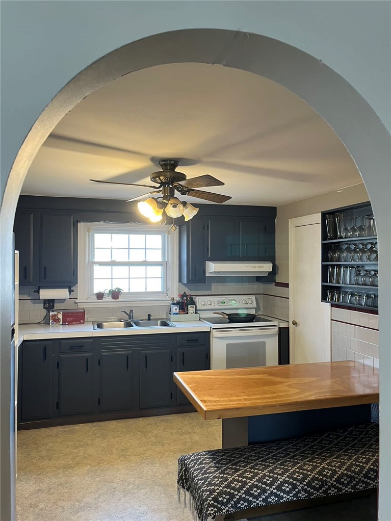 556 Metacom Avenue Bristol, RI 02809 - Photo 7 of 18