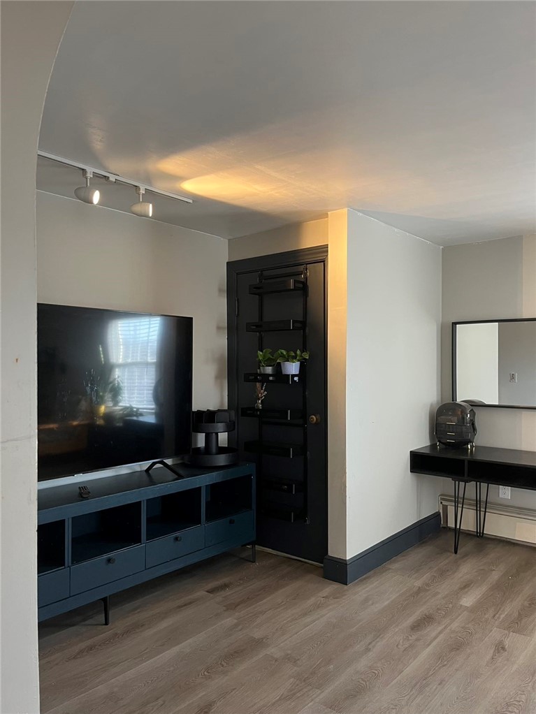 556 Metacom Avenue Bristol, RI 02809 - Photo 8 of 18