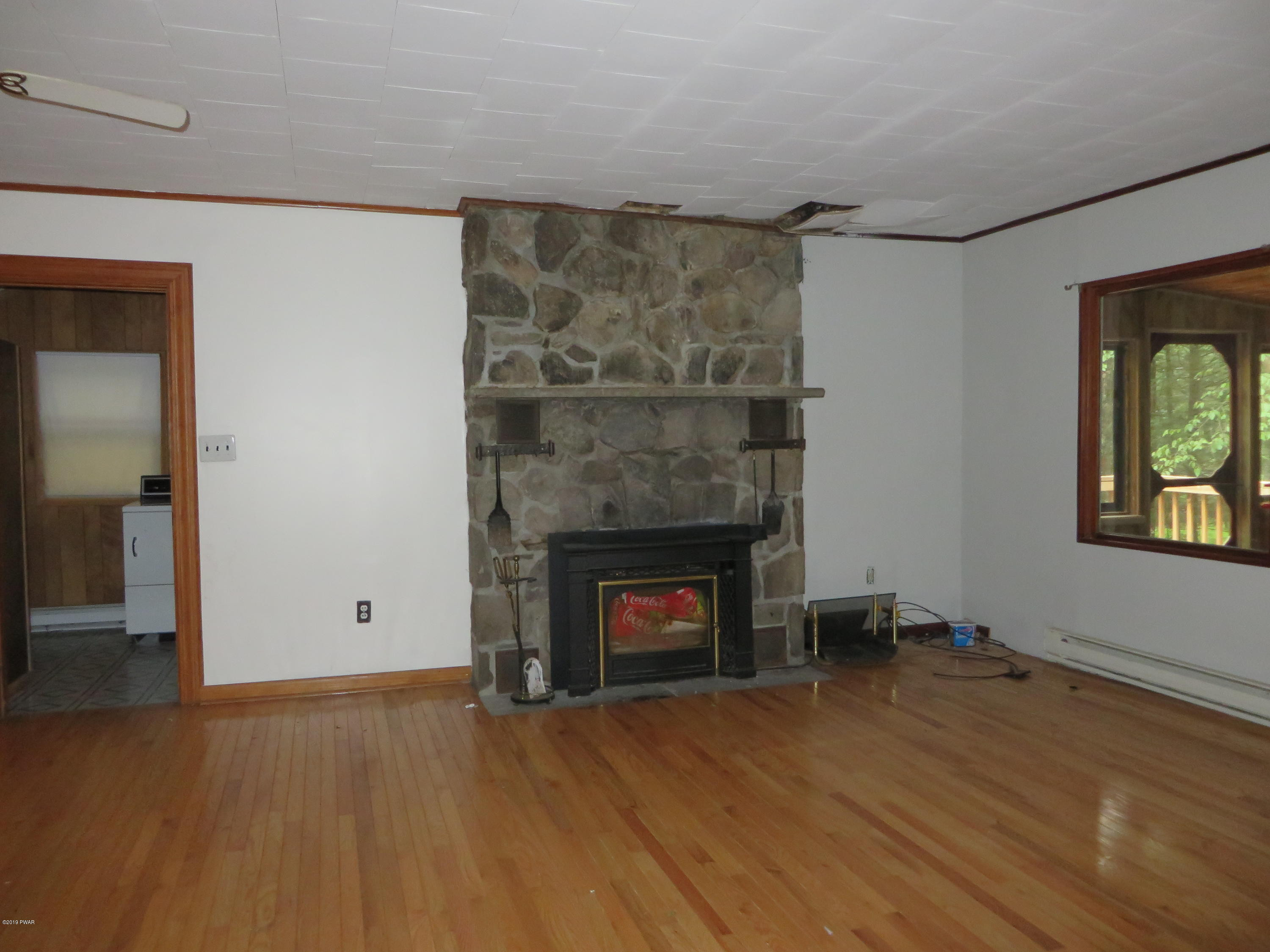 113 Hickory Road Dingmans Ferry, PA 18328 - Photo 6 of 17 008