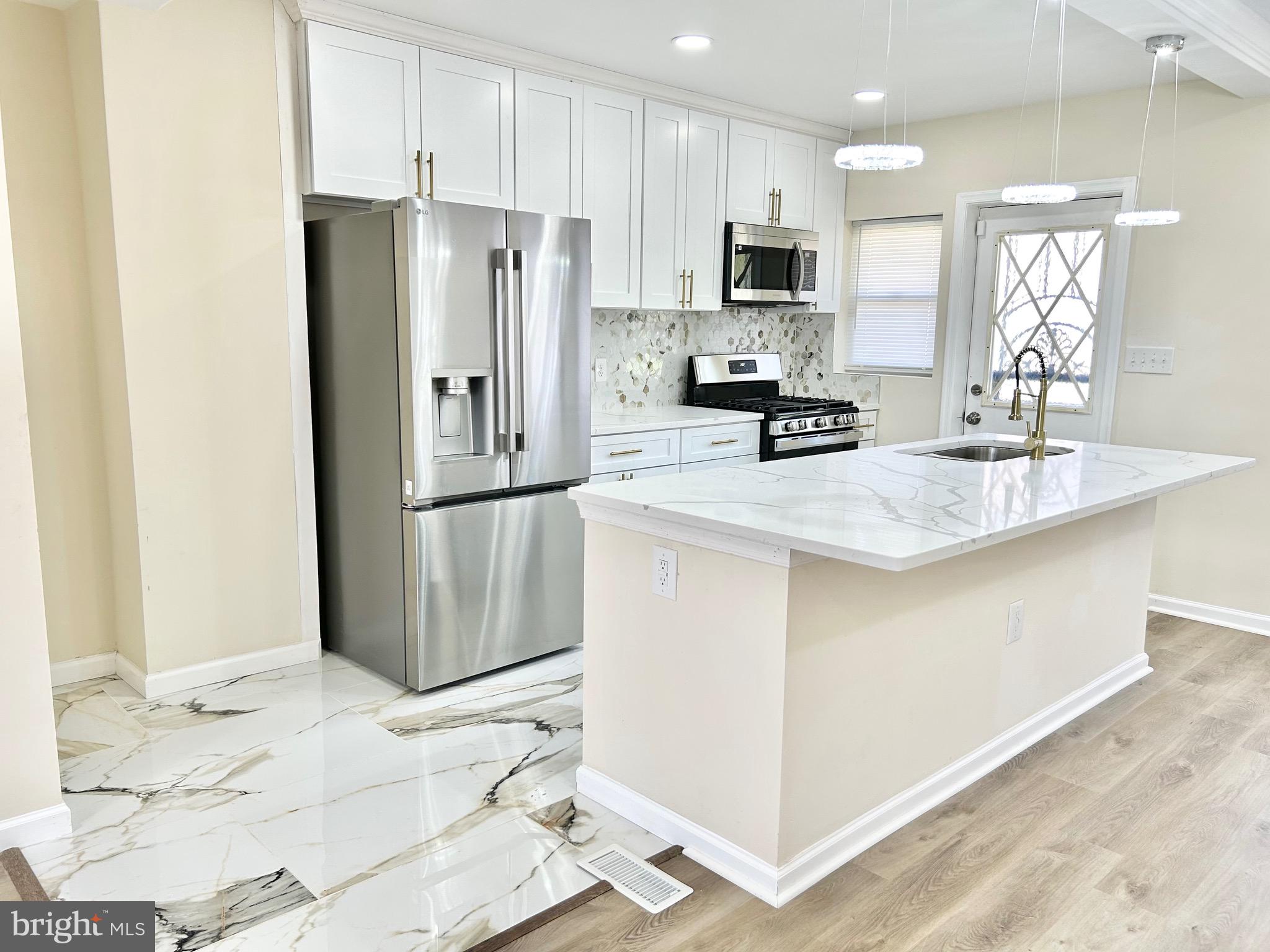 1348 Silverthorne Road Baltimore, MD 21239 - Photo 4 of 25