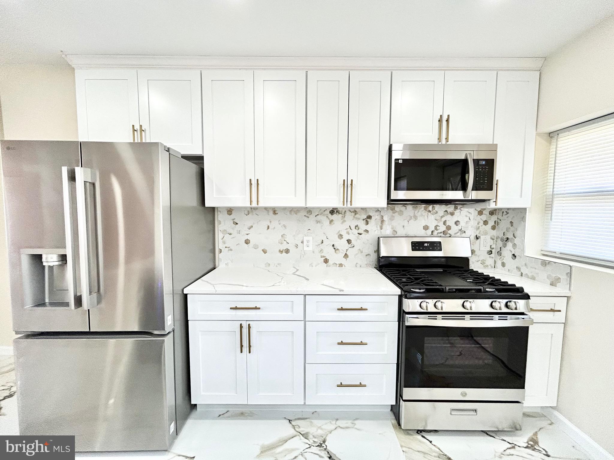 1348 Silverthorne Road Baltimore, MD 21239 - Photo 10 of 25