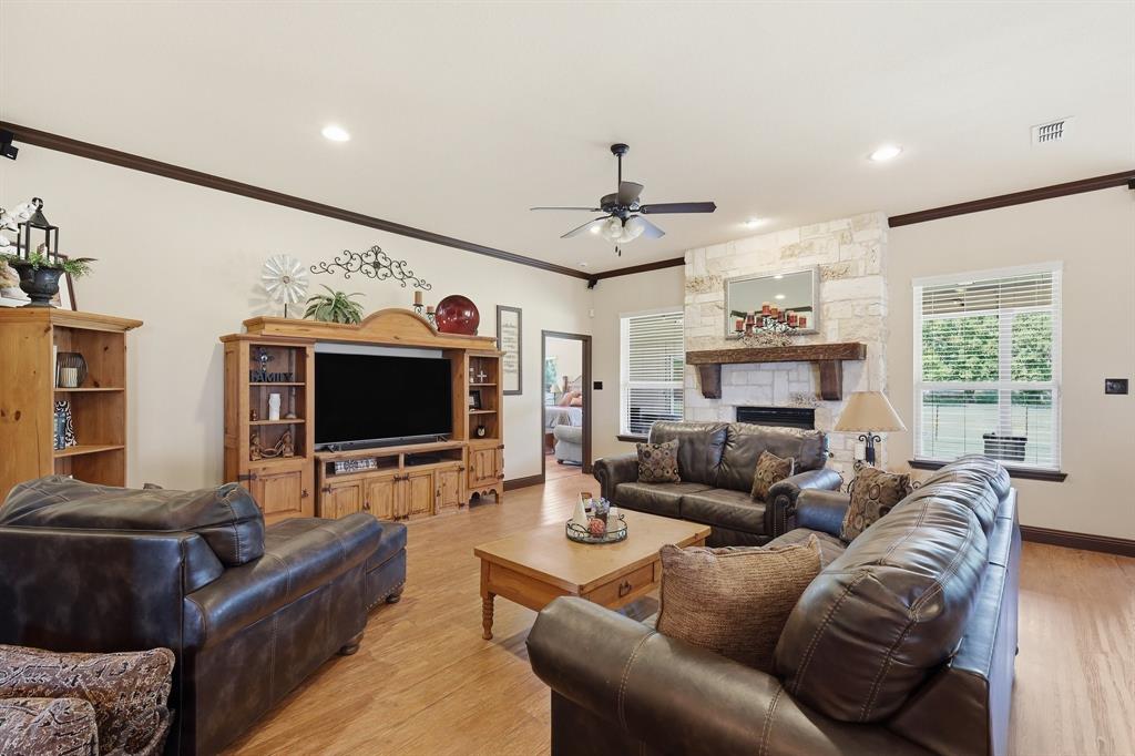 11480 Chisum Road Sanger, TX 76266 - Photo 7 of 40