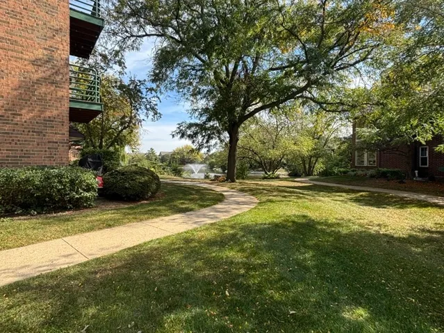 $2,200 | 905 Casey Court, Unit 1, Schaumburg, IL 60173