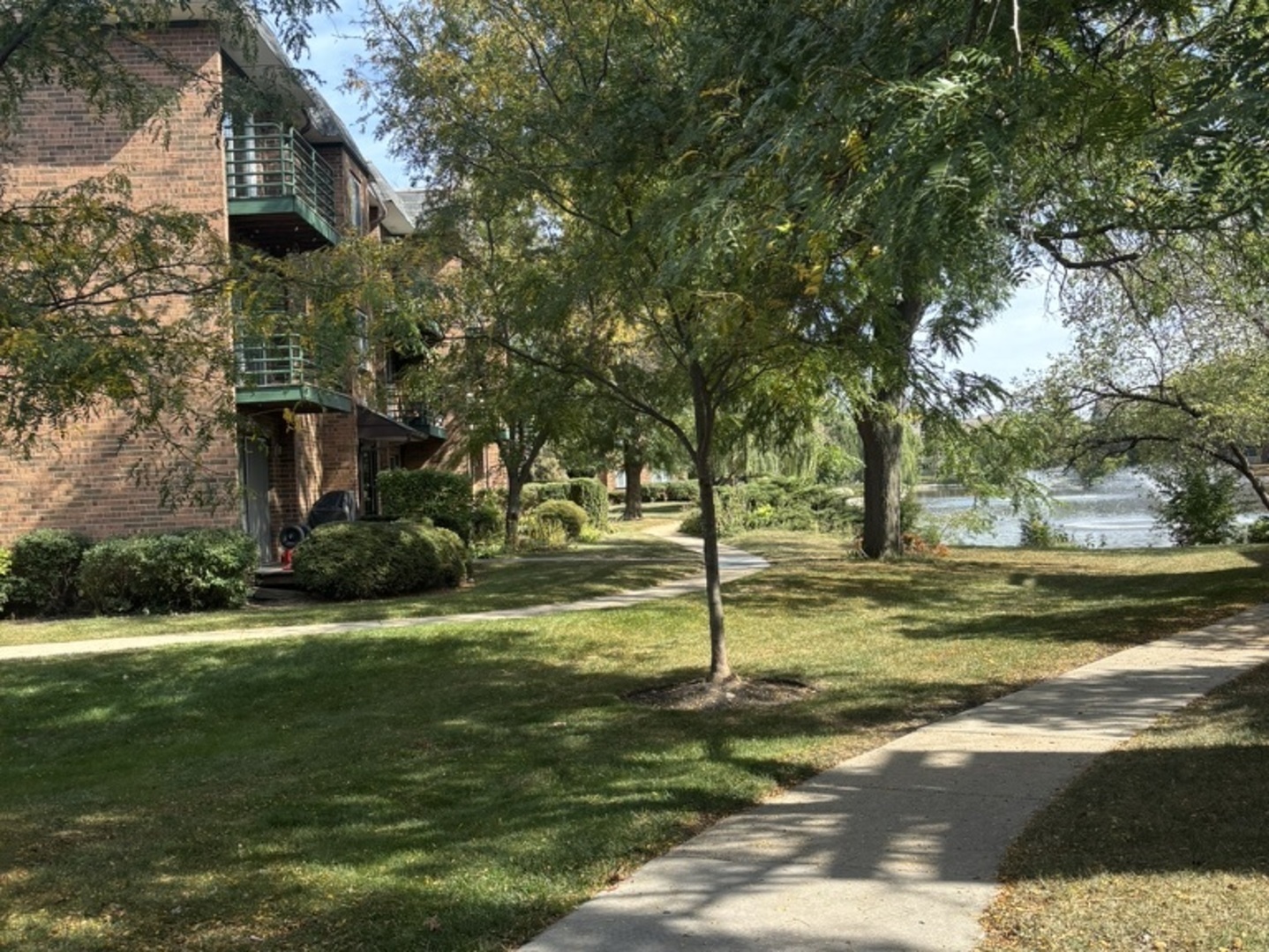 905 Casey Court, Unit 1 Schaumburg, IL 60173 - Photo 4 of 6